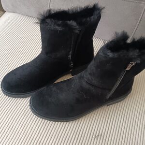 Olivia Miller Black Faux Fur Winter Boots
